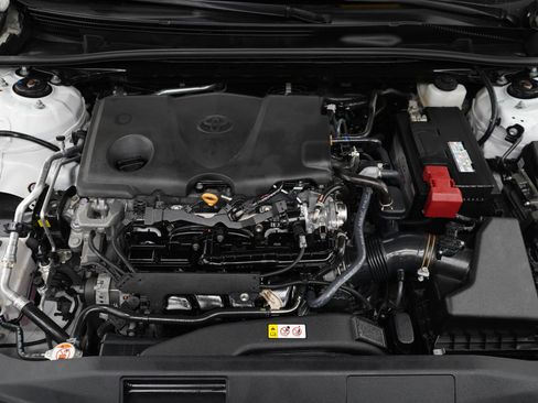 Used 2022 Toyota Camry XSE FWD image 30