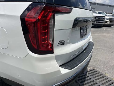 Used 2023 GMC Yukon XL Denali Ultimate AWD/4WD image 12