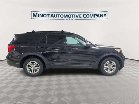 Used 2023 Ford Explorer XLT w/ Equipment Group 202A AWD/4WD image 9