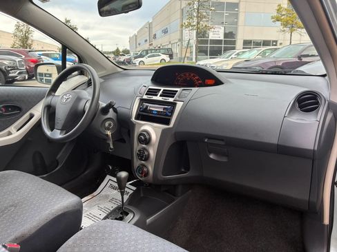 Used 2010 Toyota Yaris 2-Door Hatchback FWD image 14
