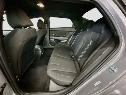 Used 2025 Hyundai Elantra Sport FWD image 28