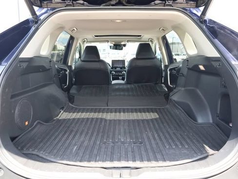 Used 2021 Toyota RAV4 XLE Premium AWD/4WD image 31