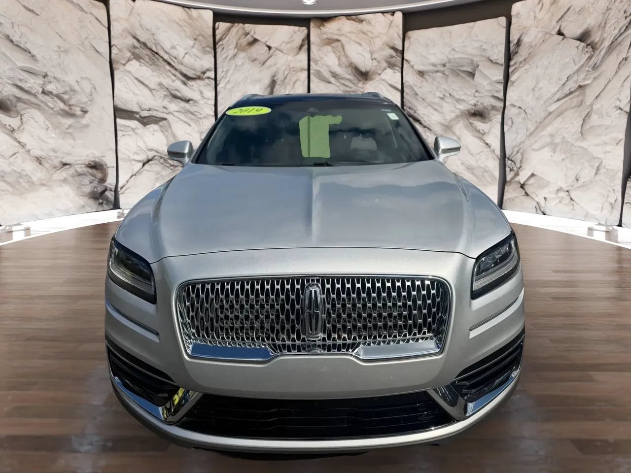 Used 2019 Lincoln Nautilus Reserve w/ Cargo Utility Package AWD/4WD image 2