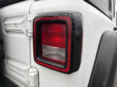 Used 2024 Jeep Wrangler Unlimited Sport AWD/4WD image 13