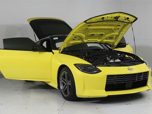 Certified 2024 Nissan Z Sport w/ Floor Mat Package RWD image 9