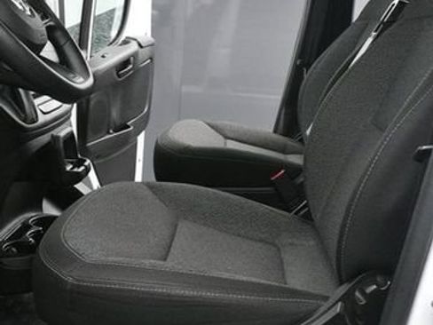 Used 2025 RAM ProMaster 2500 w/ Convenience Group image 13