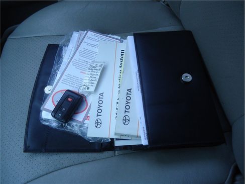 Used 2007 Toyota Prius Touring FWD image 27