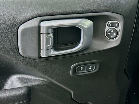 Used 2023 Jeep Wrangler Unlimited w/ Sun & Screen Package AWD/4WD image 15