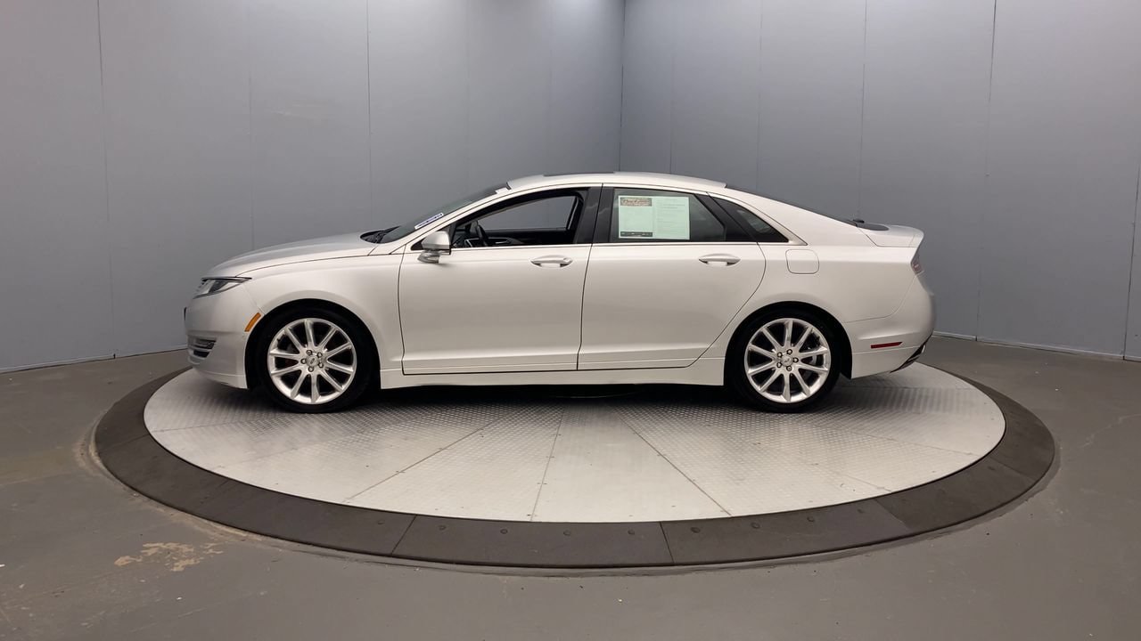 Used 2016 Lincoln MKZ Hybrid w/ Equipment Group 600A Reserve FWD image 2