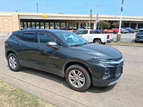 Used 2020 Chevrolet Blazer LT FWD image 1