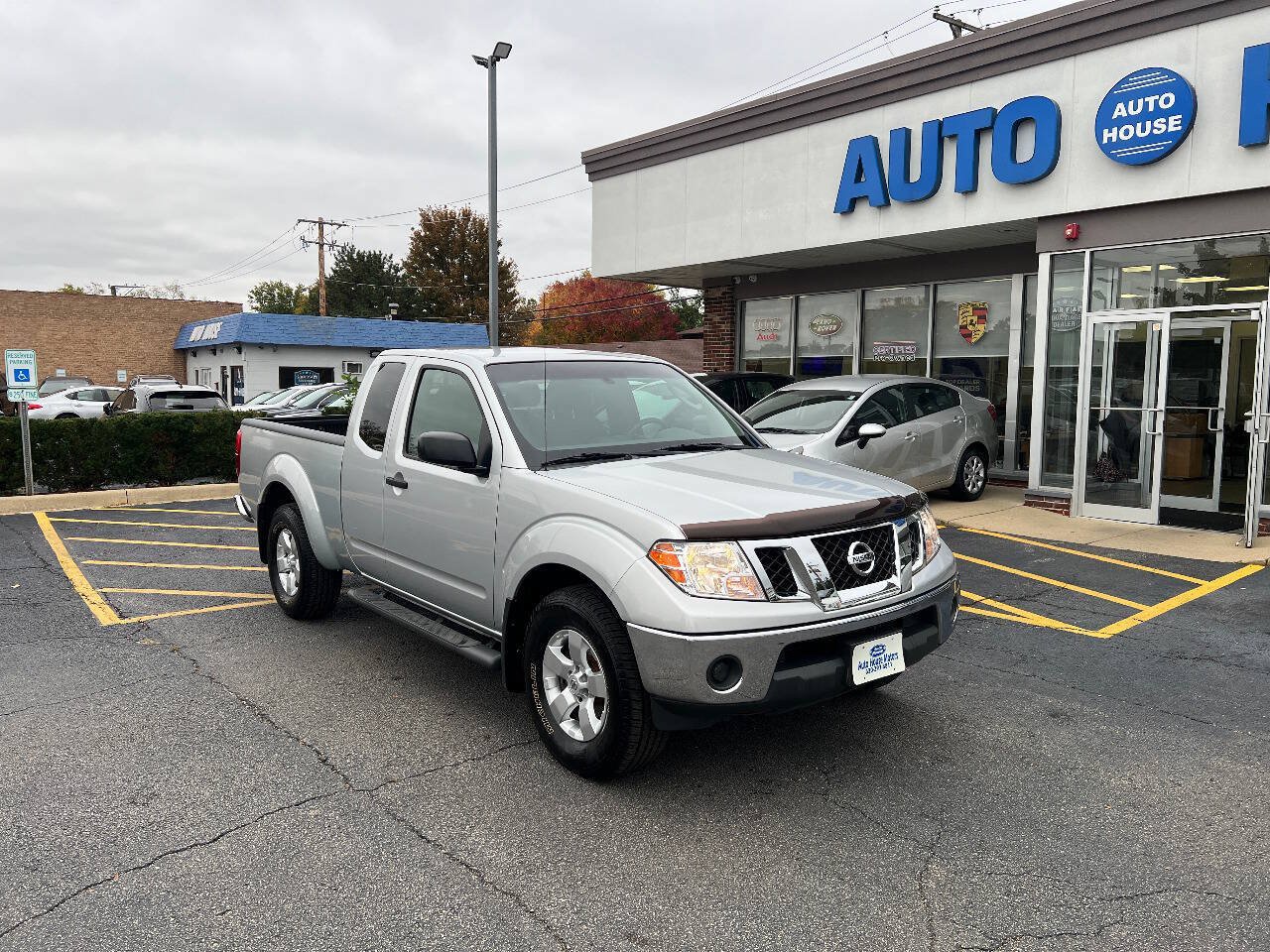 Used 2009 Nissan Frontier SE w/ SE Value Truck Pkg AWD/4WD image 3