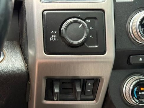 Used 2017 Ford F250 Platinum w/ Platinum Ultimate Package AWD/4WD image 25