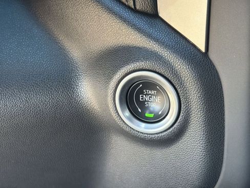 Used 2022 Chevrolet Silverado 1500 RST AWD/4WD image 26