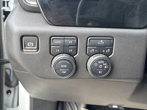 Used 2024 Chevrolet Silverado 1500 LT Trail Boss w/ Protection Package AWD/4WD image 9