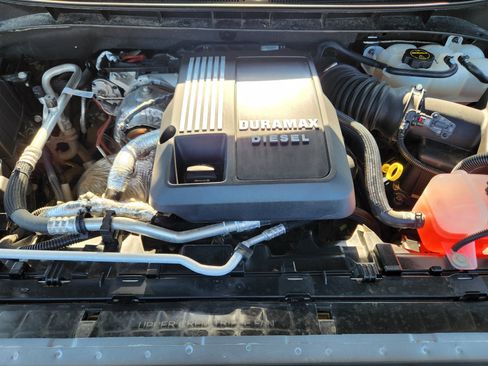 Used 2025 Chevrolet Silverado 1500 LT Trail Boss w/ Convenience Package II image 32