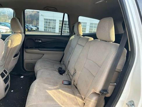 Used 2018 Honda Pilot EX image 12