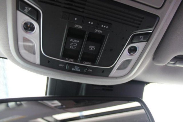 Used 2017 Honda Pilot Elite image 38