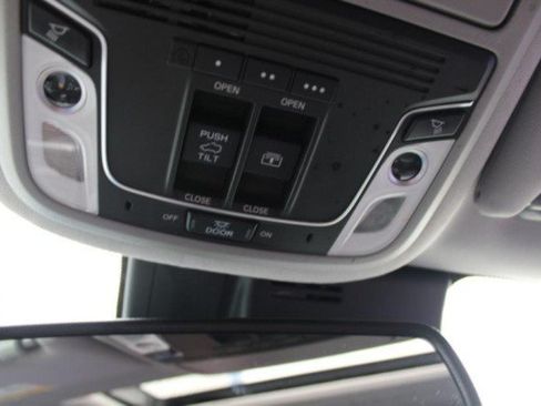Used 2017 Honda Pilot Elite image 38
