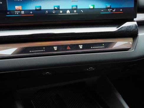 Used 2024 BMW i5 eDrive40i w/ M Sport Package RWD image 29