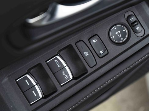 Used 2025 Honda Accord Sport image 38