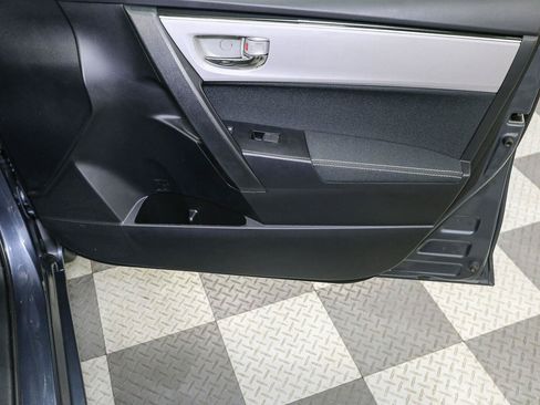Used 2017 Toyota Corolla LE w/ Carpet Mat Package (TMS) FWD image 20