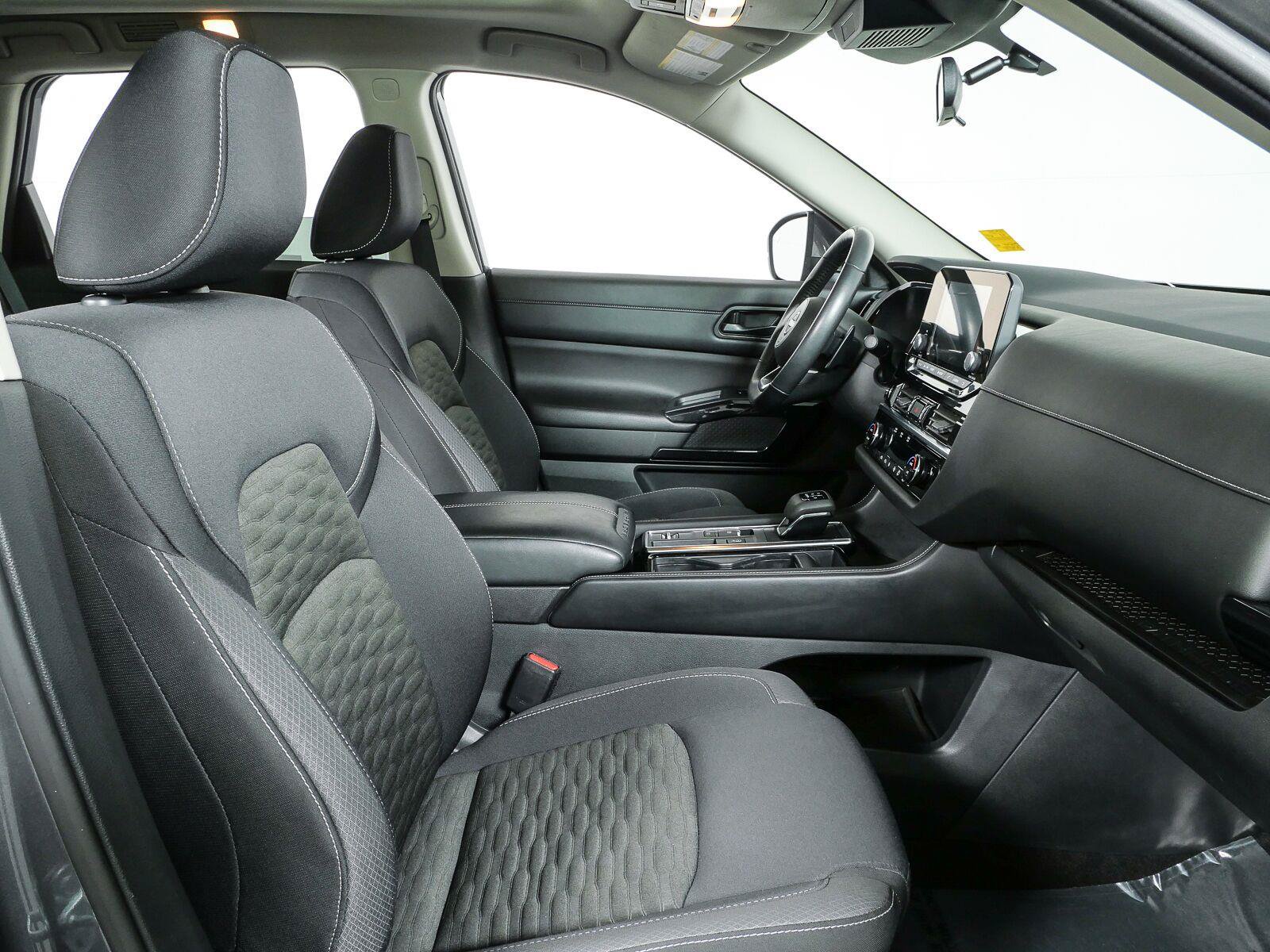 Used 2023 Nissan Pathfinder SV w/ SV Premium Package FWD image 22