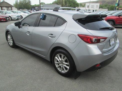 Used 2014 MAZDA MAZDA3 i Touring w/ Technology Package FWD image 4