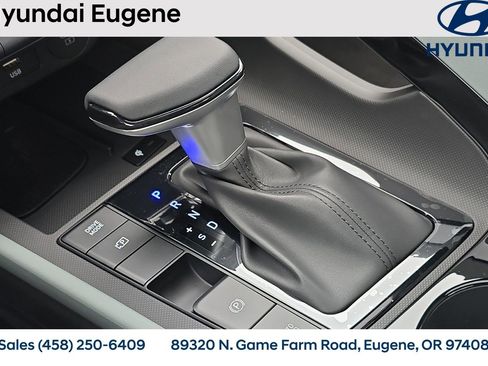 New 2025 Hyundai Elantra Limited image 23