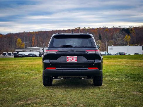 New 2025 Jeep Grand Cherokee Limited image 5