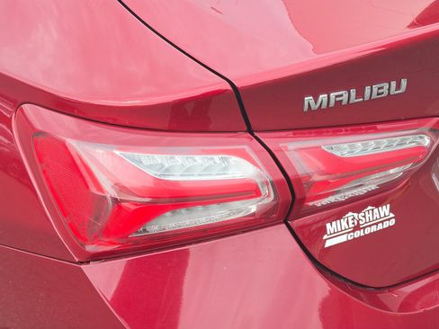 Used 2020 Chevrolet Malibu LT FWD image 16