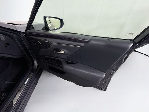 Used 2019 Lexus ES 350 Ultra Luxury w/ Accessory Package 2 FWD image 33