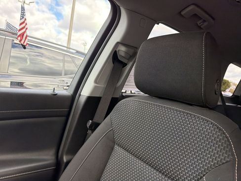 Certified 2023 GMC Acadia SLE image 22