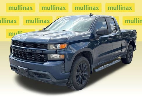Used 2020 Chevrolet Silverado 1500 Custom w/ Custom Value Package AWD/4WD image 15