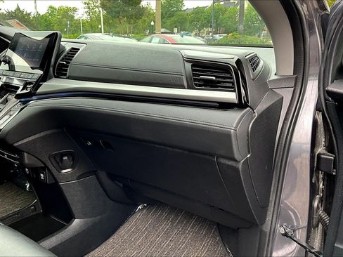 Used 2023 Honda Odyssey Touring image 16