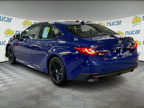 Used 2025 Toyota Camry SE image 4