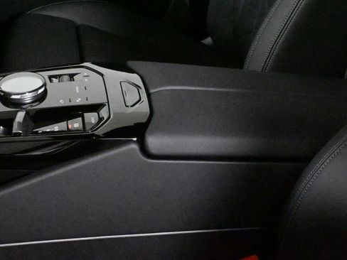 Used 2025 BMW i5 xDrive40 w/ Premium Package image 25