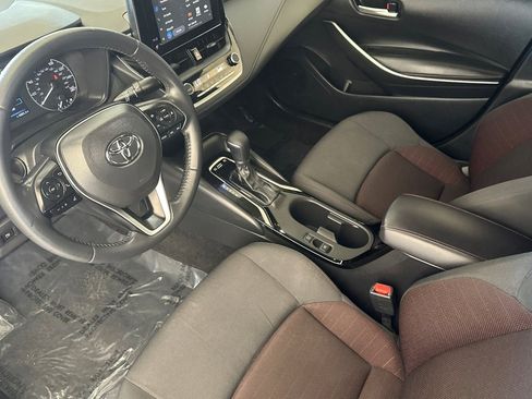 Used 2023 Toyota Corolla SE w/ SE Package image 10