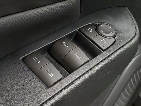 New 2026 Chevrolet Equinox EV LT image 26