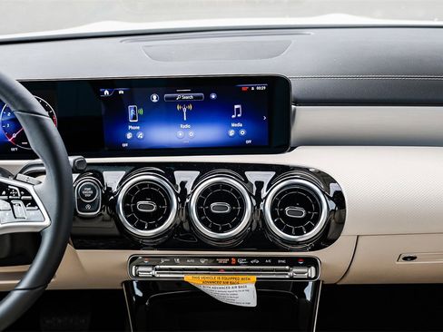 New 2025 Mercedes-Benz CLA 250 image 11