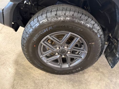 Used 2024 Jeep Wrangler Unlimited Sport AWD/4WD image 39