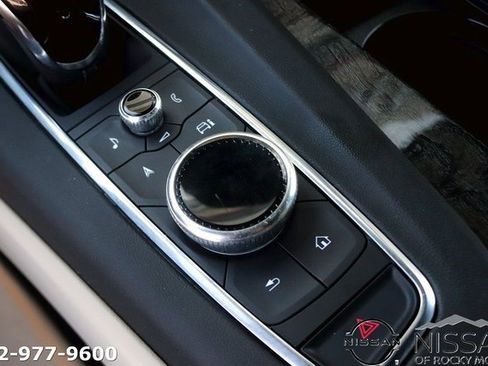 Used 2023 Cadillac Escalade Premium Luxury w/ Performance Package image 28