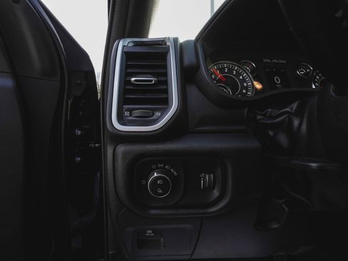 Used 2023 RAM 1500 Big Horn image 24