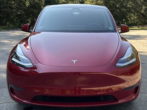 Used 2021 Tesla Model Y Long Range image 2