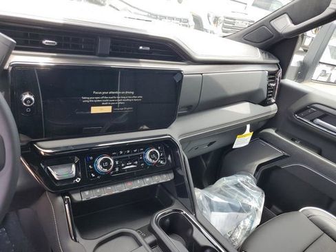New 2026 GMC Sierra 2500 AT4X AWD/4WD image 28