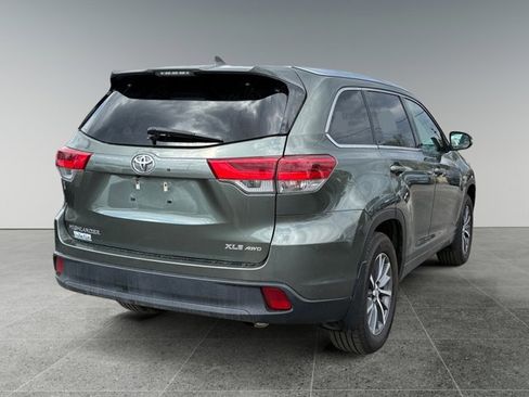 Used 2018 Toyota Highlander XLE AWD/4WD image 5