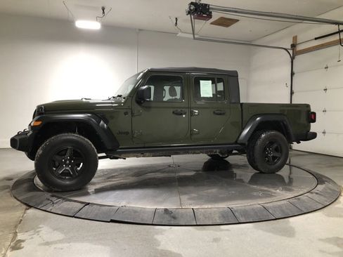 Used 2021 Jeep Gladiator Sport image 4