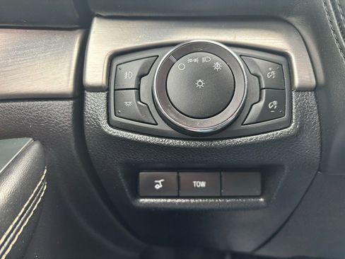 Used 2018 Ford Explorer Platinum image 21