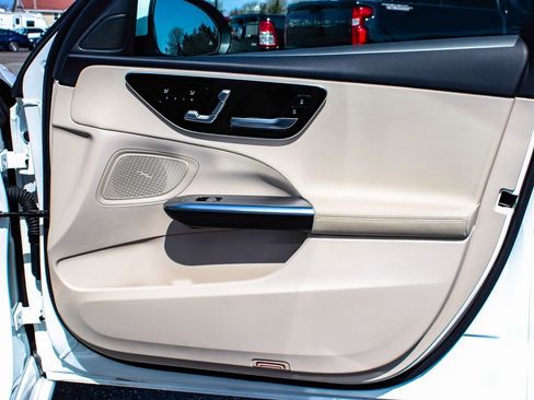 Used 2025 Mercedes-Benz C 300 4MATIC Sedan image 14