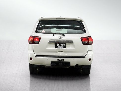 Used 2019 Toyota Sequoia Platinum AWD/4WD image 4