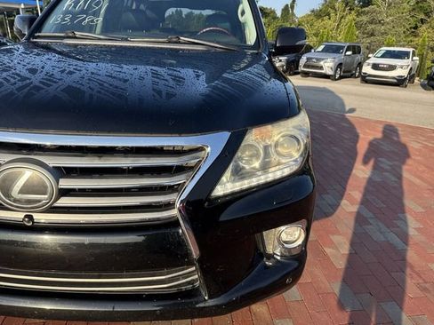 Used 2015 Lexus LX 570 4WD image 23